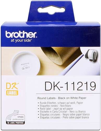 Brother DK11219 - Etichette originali pretagliate circolari - Diametro 12 mm - 1200 unità - Testo nero su sfondo bianco Brother DK11219 - Etichette originali pretagliate circolari - Diametro 12 mm - 1200 unità - Testo nero su sfondo bianco