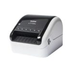 Brother QL1110NWBC Stampante termica professionale per etichette con WiFi e scheda di rete integrata - Larghezza fino a 103 mm - 69 etichette al minuto - Risoluzione 300x300 dpi - Taglierina automatica