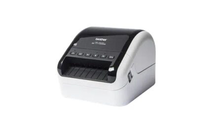 Brother QL1110NWBC Stampante termica professionale per etichette con WiFi e scheda di rete integrata - Larghezza fino a 103 mm - 69 etichette al minuto - Risoluzione 300x300 dpi - Taglierina automatica