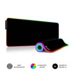 Tappetino LED RGB extra large Subblim 800x300x4mm - Ampio spazio per mouse e tastiera - 9 colori e 3 effetti di illuminazione - Bordi cuciti resistenti - Resistente all'acqua - Base antiscivolo in gomma - Colore nero