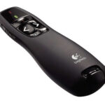 Logitech R400 Presentatore laser wireless - Raggio d'azione 15 m - Colore nero