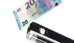 Safescan 40H Rilevatore portatile di banconote false - Lampada ultravioletta da 4W - Torcia LED per verifica visiva - immagine 3