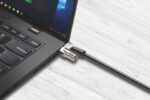 Kensington Lucchetto con chiave Microsaver 20 - Testa resistente da 10 mm - Tecnologia Hidden Pin - Tecnologia di blocco T-Bar - Cavo in acciaio al carbonio - Aggancio superiore - Argento - immagine 5
