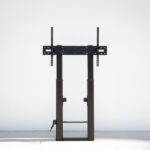 Tooq Lottus Supporto da pavimento/parete per schermi da 55-100" - Regolazione dell'altezza - Peso massimo 100 kg - VESA massimo 1000x600 - Colore nero - immagine 2