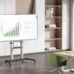 Ewent EW1592 Supporto da pavimento per schermi interattivi/TV da 60 a 100" - Vassoio multiuso - Peso max. 100 kg - Altezza e inclinazione regolabili - Ruote - Colore grigio - immagine 3
