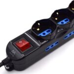 Ewent Ciabatta con 12 prese - 8 prese L + 4 prese L/F (Schuko) - Interruttore On/Off - Protezione bambini - Spina italiana piatta ad angolo - Cavo da 1,5 m - Colore nero - immagine 3