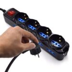 Ewent Ciabatta con 12 prese - 8 prese L + 4 prese L/F (Schuko) - Interruttore On/Off - Protezione bambini - Spina italiana piatta ad angolo - Cavo da 1,5 m - Colore nero - immagine 4