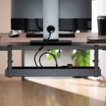 Ewent Supporta fino a 5 kg - Sistema di morsetti regolabili - Universale - 600x105x207 mm - Colore nero - immagine 5