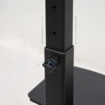 Tooq Cometa Supporto da pavimento per TV da 37 a 70" - Vassoio multiuso - Peso max. 50 kg - Altezza, inclinazione e rotazione regolabili - Ruote - Colore nero - immagine 5