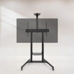 Tooq Aquiles Supporto da pavimento per schermi interattivi/TV da 60 a 100" - Vassoio multiuso - Peso max. 120 kg - Altezza e inclinazione regolabili - Sollevamento con manovella - Ruote - Colore nero - immagine 2