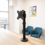 Tooq Supporto da tavolo per monitor da 17"-32" - Altezza, rotazione e inclinazione regolabili - Gestione dei cavi - Peso massimo 8 kg - VESA 100X100 mm - Colore nero - immagine 4