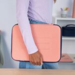 Milan Collezione 430 Custodia semirigida per laptop fino a 14" - Fodera in velluto - Tasca interna - Chiusura con cerniera - Colore rosa - immagine 3