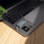 Tooq Lettore di schede USB-C e USB-A - Compatibile con SD, Micro SD e TF - Colore grigio - immagine 3
