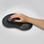 Tappetino per mouse Hama Ergo Mini - Ergonomico - Base antiscivolo - Effetto memoria - 20x23x2,1 cm - Colore nero - immagine 4