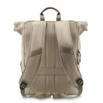 2" - Capacità espandibile da 15 a 22 l - Poliestere riciclato - Interno imbottito - Tasca frontale - 32 x 46 x 14 cm - Colore beige
