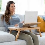 Innovagoods Lapwood Supporto per laptop in bambù - Pieghevole - Inclinazione regolabile - Cassetto - Sottobicchiere - 53,5x21-27x34 cm - Colore legno - immagine 4