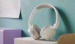 Philips TAH3209 Cuffie wireless On‑Ear - Bluetooth 5.3 - 25 ore di riproduzione - Microfono con riduzione del rumore - Pieghevoli e leggere con cuscinetti in schiuma viscoelastica - Colore bianco - immagine 2