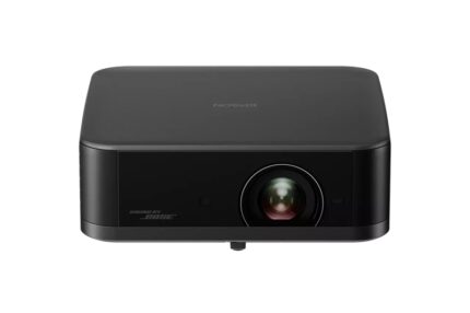 Epson Lifestudio POP Plus EF-62B Proiettore 4K PRO-UHD - 700 lumen - Sistema audio Bose - WiFi