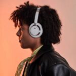 Cuffie Bluetooth Energy Sistem Open Design - Tecnologia audio aperta - Design ergonomico - Connessione multipoint - Fino a 40 ore di batteria - Microfono con riduzione del rumore ENC - Assistente vocale - Colore bianco - immagine 5