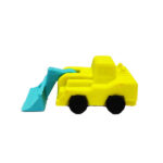 camion e due escavatori in diversi colori