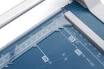 Dahle 507 Taglierina a rullo formato A4 - Capacità 8 fogli - Lama circolare autoaffilante in acciaio - immagine 4