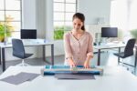 Dahle 552 Taglierina professionale a rullo formato A3 - Capacità 20 fogli - Lama circolare autoaffilante in acciaio - Due fermi angolari - immagine 5