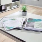 Leitz Confezione da 5 buste a soffietto standard A4 in PVC liscio Multiforo-11 - Capacità 200 fogli - Trasparente (170 micron) - immagine 3