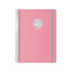 Agenda annuale Dohe Menphis - Un giorno per pagina - Copertina in plastica - Sabato e domenica sulla stessa pagina - Chiusura con elastico - Dimensioni 15x21 cm - Colore rosa
