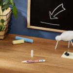 Edding 4085 Confezione da 2 pennarelli a gesso liquido - Punta arrotondata - Tratto 1-3 mm - Odore neutro - Colore bianco - immagine 3