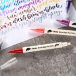 Pentel Brush Sing Pen Twin Confezione da 30 pennarelli a doppia punta flessibile - Punta larga 1-4 mm, punta fine 0,2-2 mm - Colori assortiti - immagine 4