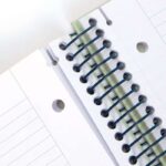Milan Serie 1918 Quaderno a spirale Formato A4 Righe da 7 mm - 80 fogli da 95 g/m² - Microperforato, 4 fori - Colore verde - immagine 3