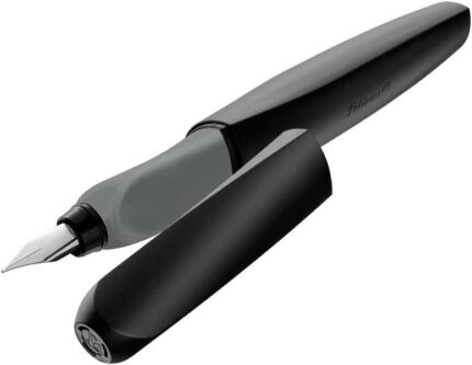 Pelikan Twist Penna Stilografica Scolastica Ricaricabile - Pennino in Acciaio Inossidabile Punta M - Corpo Colore Nero (946806)