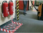 Nastro adesivo di segnalazione Tesa 50 mm x 66 m - Ideale per segnalare ostacoli permanenti - Adesivo senza solventi - Colore rosso/bianco - immagine 3
