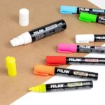 Milan Fluoglass Pennarello per superfici lisce - Punta piatta - Tratto da 8 a 15 mm - Inchiostro a base d'acqua - Facile da cancellare - Colore bianco - immagine 3