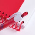 Milan P1 Nata® 624 Espositore da 20 penne a sfera retrattili - Punta rotonda 1 mm - Inchiostro blu - Corpo in colori assortiti - immagine 4