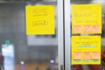 Post-It Super Sticky Blocco da 30 foglietti adesivi riposizionabili - Forma quadrata - 279x279 mm - Colore giallo chiaro - immagine 2
