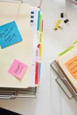 Post-It Confezione da 12 blocchi da 90 foglietti adesivi riposizionabili - Forma quadrata - 76x76 mm - Colori assortiti - immagine 2