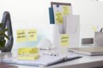 Post-It Super Sticky Confezione da 12 blocchi da 90 foglietti adesivi riposizionabili - 47,6x47,6 mm - Promozione 8 blocchi + 4 in omaggio - Colore giallo chiaro - immagine 4