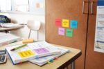 Post-It Super Sticky Confezione da 12 blocchi da 90 foglietti adesivi riposizionabili Colori Ultra - 76x127 mm - Colore Giallo - immagine 2