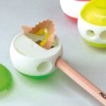 Milan Sphere Fluo Espositore con 24 temperamatite doppi - Regular e Maxi - Serbatoio integrato - Lama di sicurezza in acciaio - Colori assortiti - immagine 3