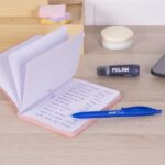 Milan 430 Taccuino rilegato Formato A6 Griglia 5x5 - 48 fogli da 95 g/m² - Microperforato - Copertina morbida - Colore rosa - immagine 2