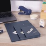 Milan 430 Taccuino rilegato Formato A6 Quadretti 5x5 - 48 fogli da 95 g/m² - Microperforato - Copertina morbida - Colore blu - immagine 4