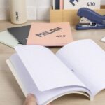 Milan 430 Taccuino rilegato in formato A5 a righe (1 riga ogni 7 mm) - 48 fogli da 95 g/m² - Microperforato - Copertina morbida - Colore beige - immagine 2