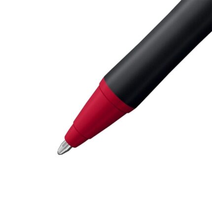 5 mm - Realizzata con l'87% di bioplastica - Impugnatura antiscivolo - Ricaricabile - Inchiostro blu - Colore del corpo: rosso bordeaux