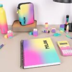 4 fori e strisce colorate