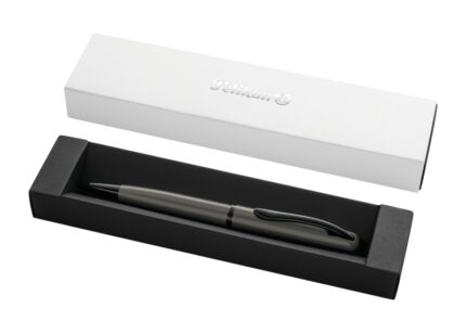 Pelikan Jazz Noble Penna a scatto - Tratto da 1 mm - Meccanismo a rotazione - Ricarica 337M blu - Astuccio regalo - Corpo satinato - Colore grigio scuro
