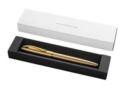 Pelikan Jazz Noble Penna Stilografica - Punta M - Corpo Satinato con Dettagli Cromati - Meccanismo a Cartuccia Universale - Astuccio Regalo - Colore Oro