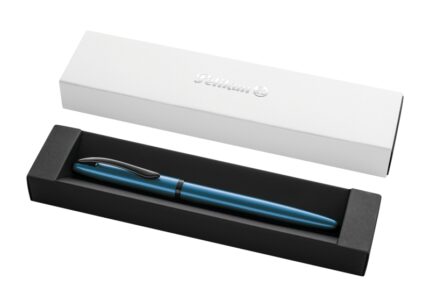 Pelikan Jazz Noble Penna Stilografica - Punta M - Corpo Satinato con Dettagli Cromati - Meccanismo a Cartuccia Universale - Astuccio Regalo - Colore Acquamarina