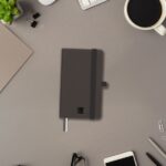Finocam Nexo Quaderno a Copertina Morbida - 72 Fogli - 90x150mm - Righe Orizzontali - Carta Crema da 80g/m² - Tasca Interna - Chiusura con Elastico - Portapenne - Fogli Microperforati - Colore Nero - immagine 2