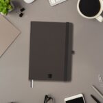 Finocam Nexo Quaderno a Copertina Rigida - 72 Fogli - Formato A5 - 148x210mm - Righe Orizzontali - Carta Crema da 80g/m2 - Tasca Interna - Portapenne - Fogli Microperforati - Colore Nero - immagine 2
